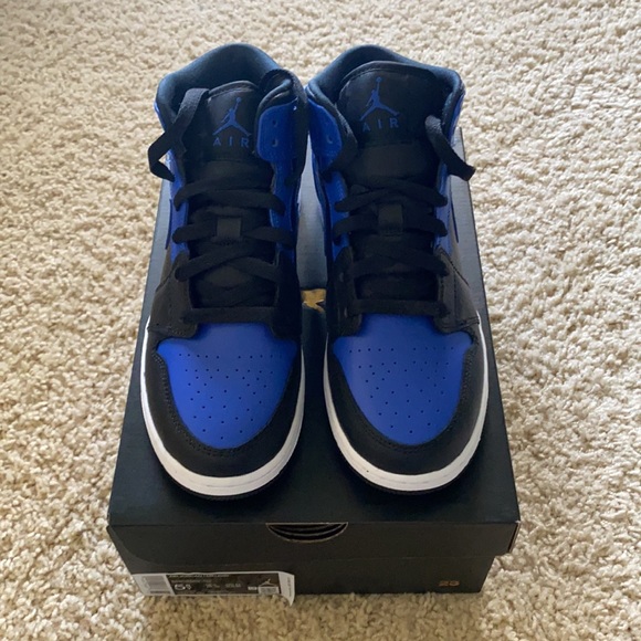 NEW Air Jordan 1 Mid GS Hyper Royal 554725-077 DS - Picture 2 of 5